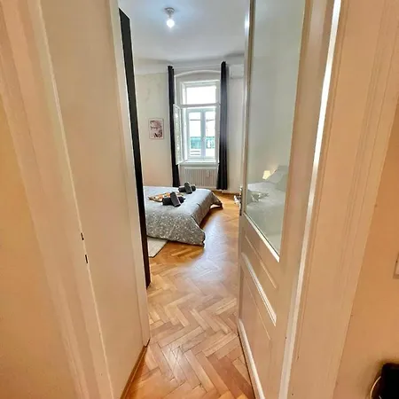 Apartment M's Residences Stuparich
